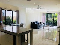 3 Bedroom Executive Luxury Beachside Townhouse - Accommodation Airlie Beach