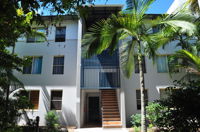 32/15 Rainbow Shores - Unit overlooking bushland with shared swimming pool spa and tennis court - Accommodation Brisbane
