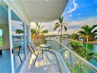 3br Broadbeach Lakefront Apartment - eAccommodation