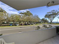 4 'Fleetwood' 63 Shoal Bay Rd - Air conditioned unit with magnificent water views - Tourism Cairns