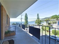 5 'SHOAL TOWERS' 11 SHOAL BAY RD - FANTASTIC LOCATION WITH WATER VIEWS - Accommodation Ballina