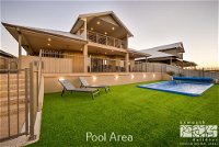 5 Kestrel Place - PRIVATE JETTY  POOL - Accommodation Search