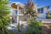 58 Seaview St - Summer Days - Tourism TAS