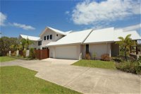 60 Beachway Parade Marcoola 500 BOND Linen supplied - Accommodation Airlie Beach