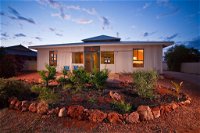 9 Skipjack Circle - Lovely Pet-Friendly Holiday Home with a Breezeway - SA Accommodation