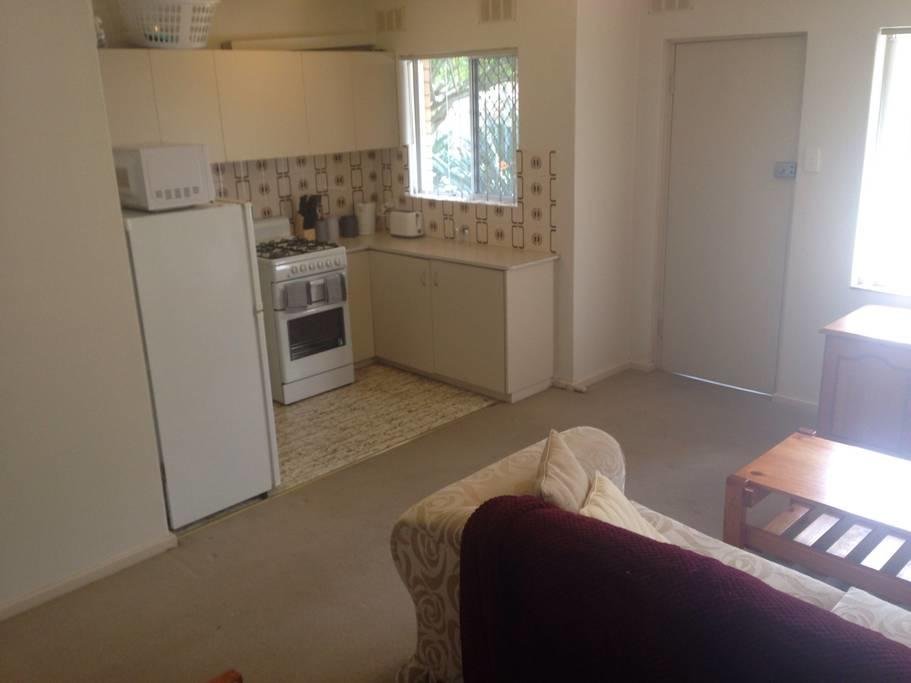 Affordable Comfortable Inglewood Apartment+Pool - Tourism Search 0