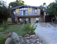 Alpine Apartment - Great location with views of Lake Jindabyne - Accommodation Cooktown