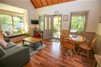 Alpine Arnica Cottage 2 - Accommodation Airlie Beach