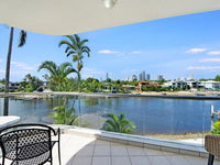 Arc Resort Stunning 3 Bedroom in Broadbeach - Carnarvon Accommodation