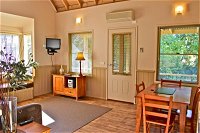 Autumn Leaf Cottage 1 - Accommodation Cooktown