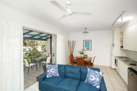 Baden 51 - Rainbow Shores Air conditioned Walk to Beach Swimming Pools - Accommodation Australia