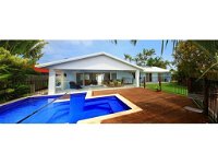 Balyarta 38 - 4 BDRM Canal Home with Pool - Accommodation Main Beach