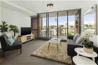 Beach Apartment Port Melbourne - Byron Bay Accommodation
