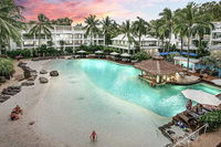 Beach Club Palm Cove