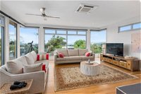 Beach Road Luxury with Ocean Views - Accommodation Port Macquarie