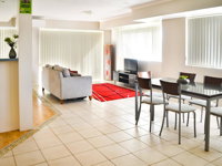 Beachside 4 with Airconditioning and Spa Bath - Accommodation Airlie Beach