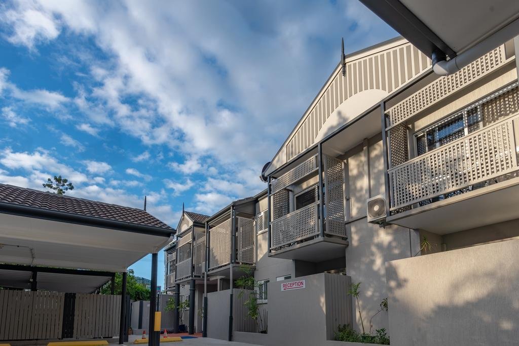Toowong QLD Accommodation Airlie Beach