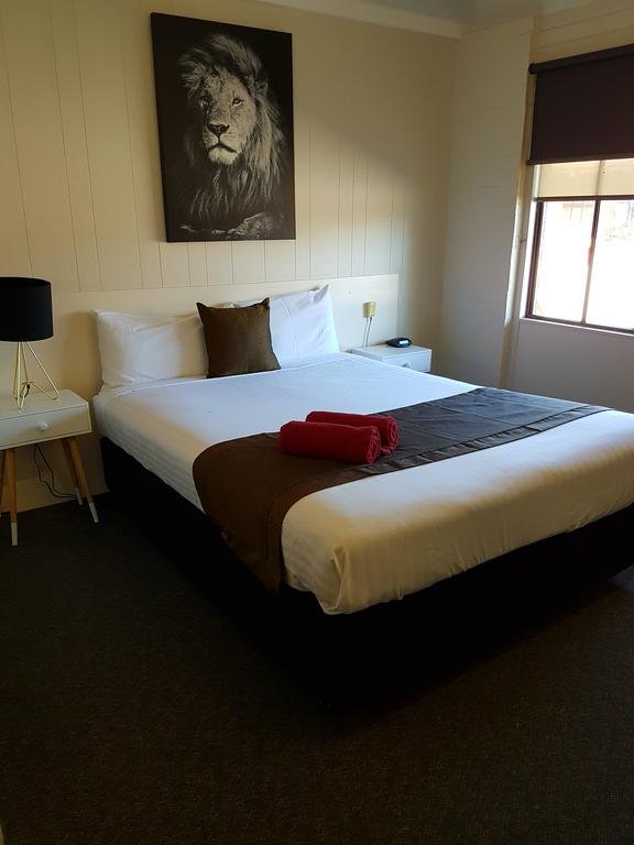 Hay NSW Accommodation Airlie Beach