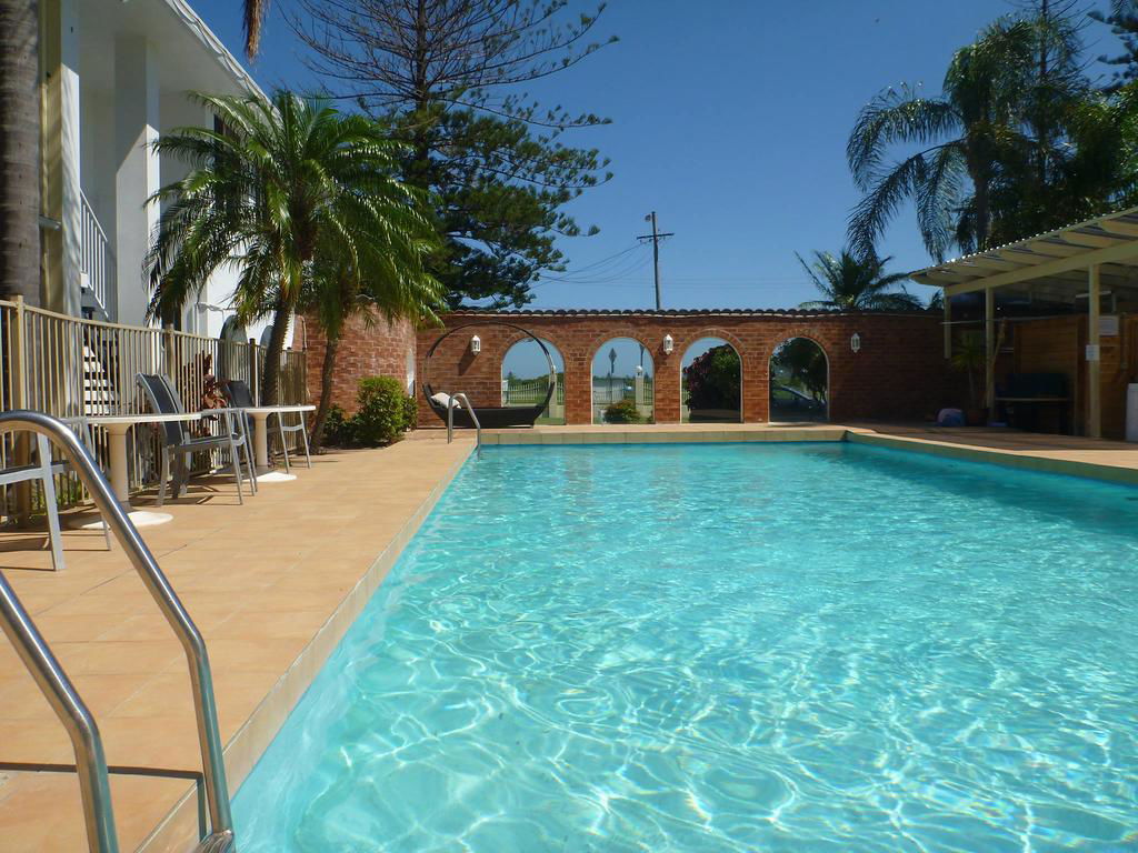 Little Pelican NSW Accommodation Airlie Beach