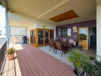 Blue Water Retreat - Upstairs - Accommodation NT