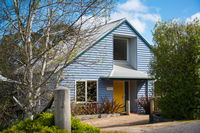 Boatshed Villa Yellow Door - Whitsundays Accommodation