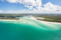 Deluxe Seaplane Tour Noosa to Glasshouse Adventure for 2 with Photobook - Accommodation Perth