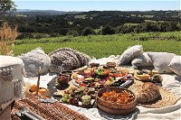 A picnic in Byron Bay - QLD Tourism