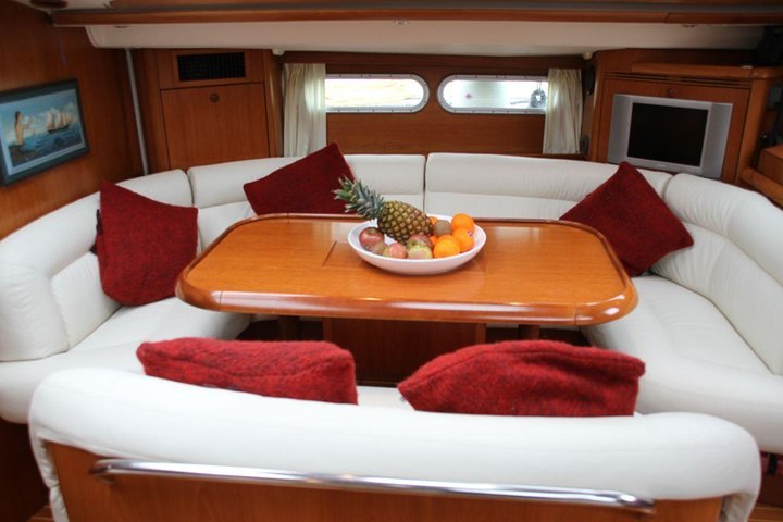 1-Night Whitsundays Private Charter Aboard Cruising Yacht Milady