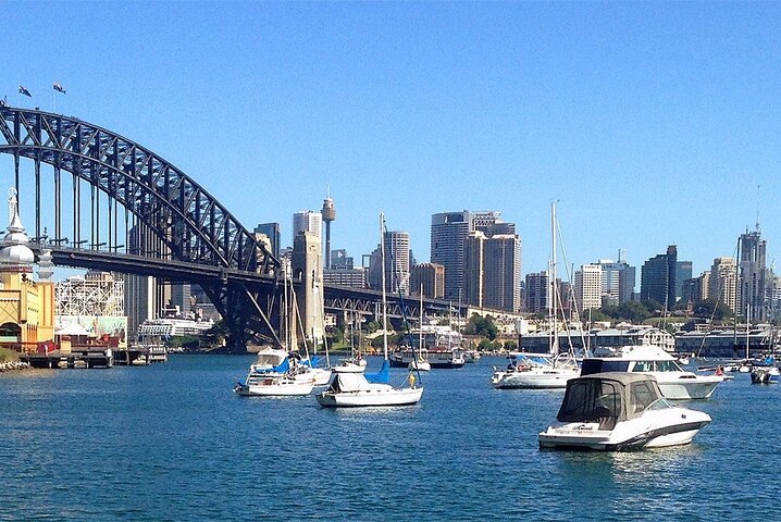 Explore the culture of Sydney Harbour on this walking audio tour to Lavender Bay