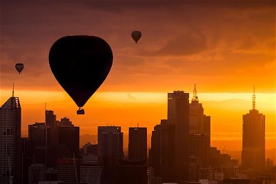 Melbourne sunrise balloon flight  champagne breakfast