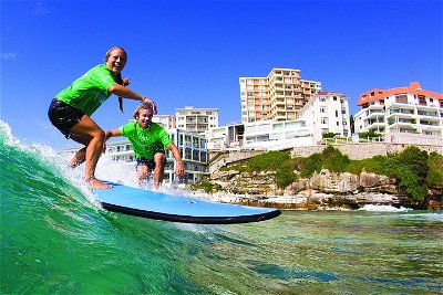 Bondi Like a Local Half-Day Sightseeing Tour Including Surf Lesson