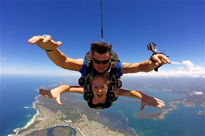 Skydive Sydney-Newcastle up to 15000ft Tandem Skydive