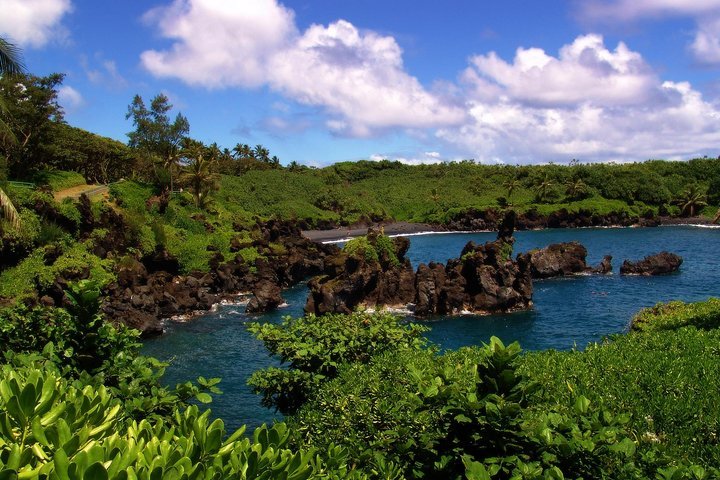 Small-Group Road to Hana Luxury Tour - Accommodation Dallas