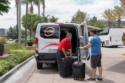 Private Van Airport Arrival Transfer: Long Beach Airport to Anaheim Resort Area
