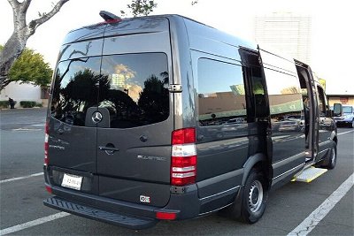 Honolulu Airport & Waikiki Hotels Private Transfer by Mercedes Van(up to 14ppl)