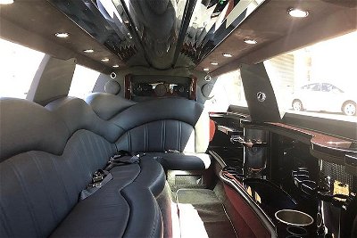 Luxury VIP New York City Lincoln MKT Stretch Limo 2019 Model by the Hour WIFI