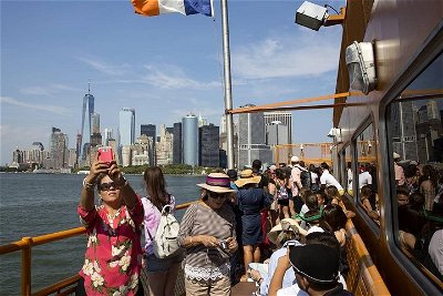 NYC See It All Experience Walking Tour with 1-Hour Boat Tour