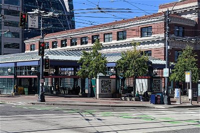 Historical Downtown of Seattle: Self-guided City Exploration Game
