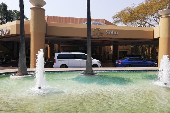 Return Private Transfers To Sun City From OR Tambo Airport Or Joburg Hotels - thumb 0