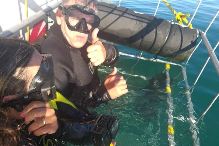 Shark Cage Diving - thumb 2
