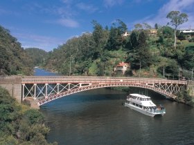 Tamar River Cruises - Winery Find