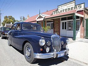 Daisy's Vintage  Classic Cars - Winery Find